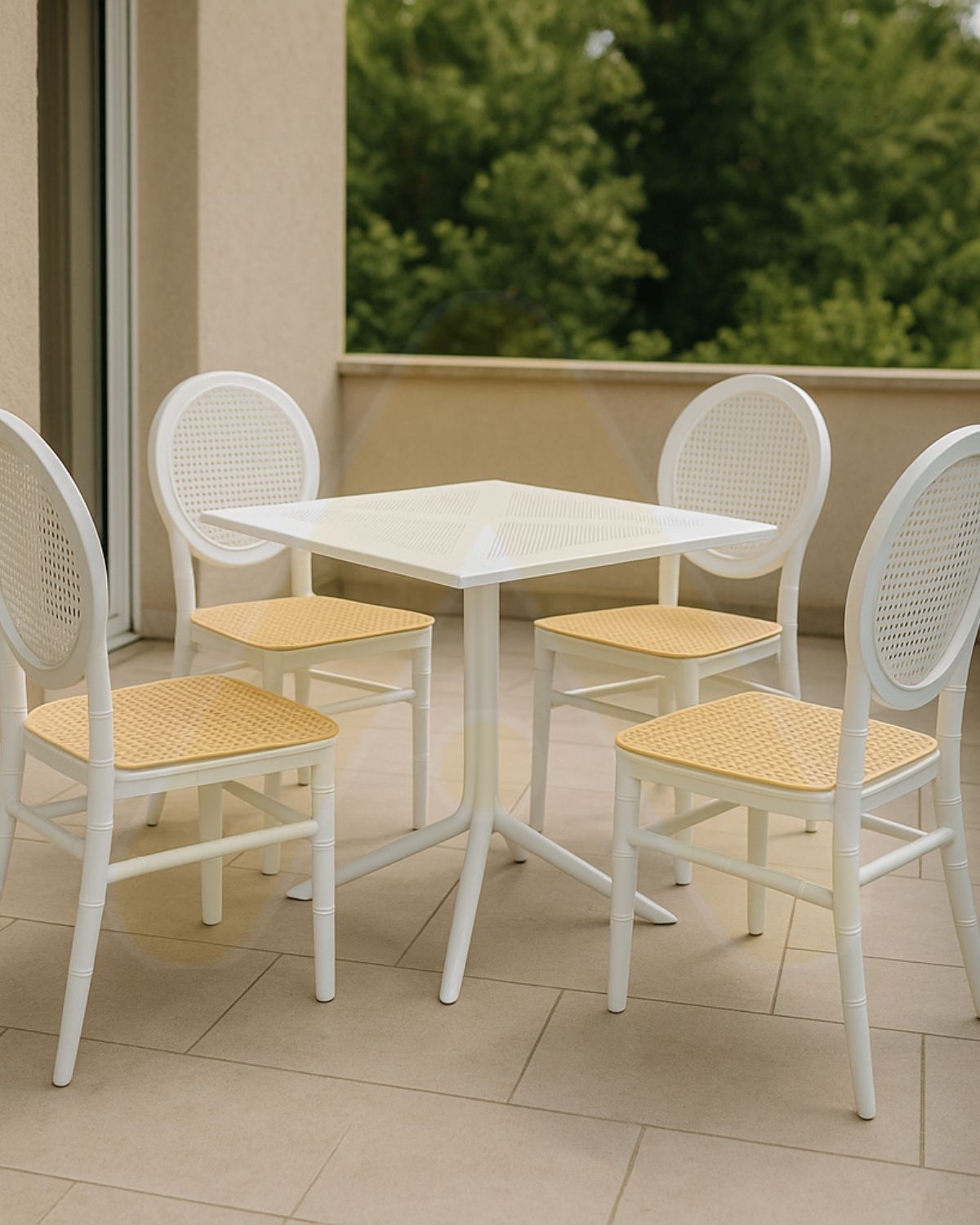 Comedor Moody Polipropileno