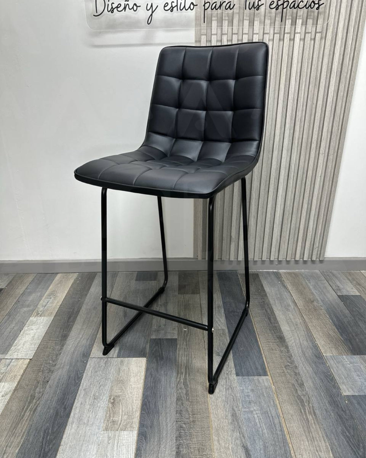 Taburete Cuero Blacky 64 cm
