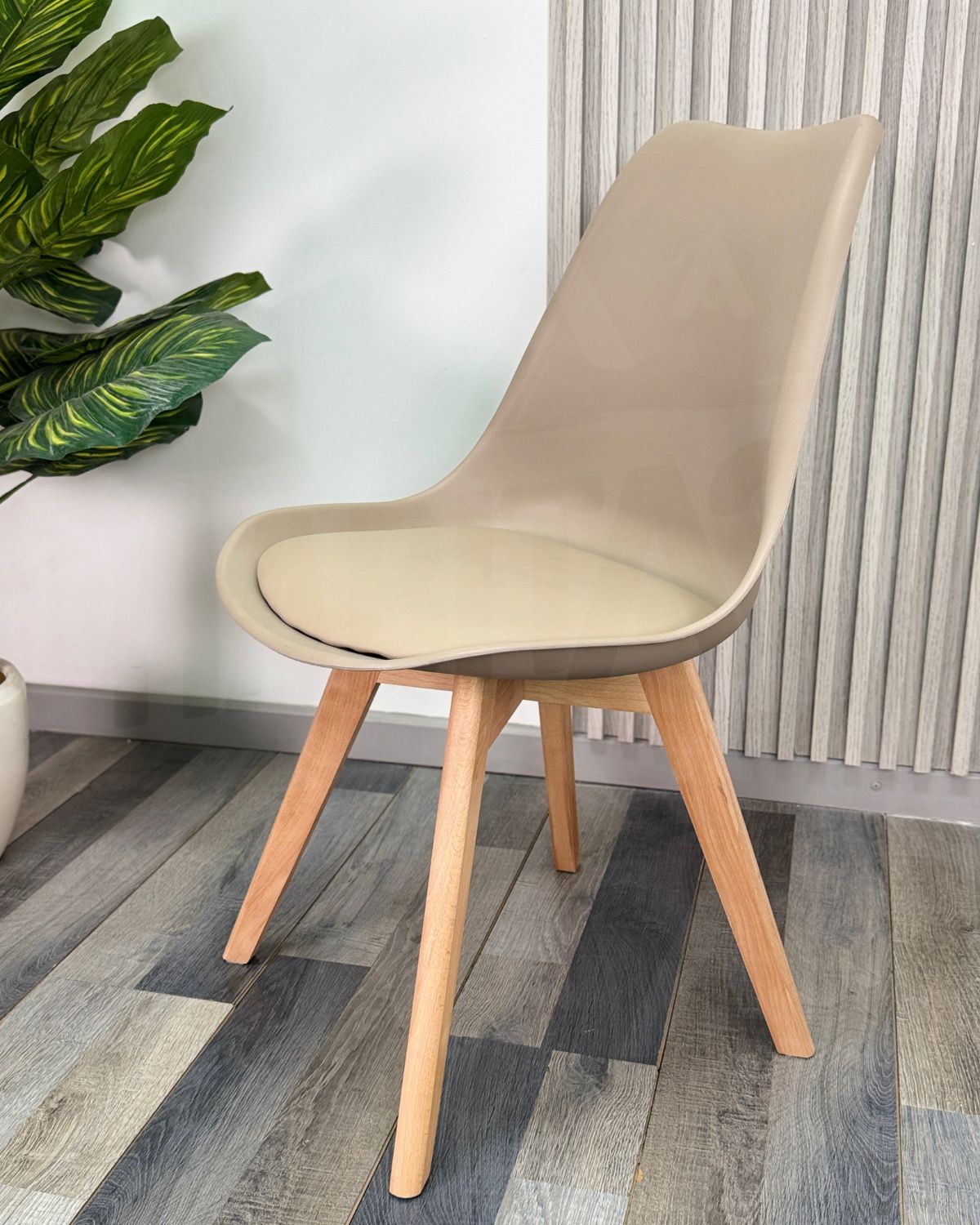 Silla Tulip