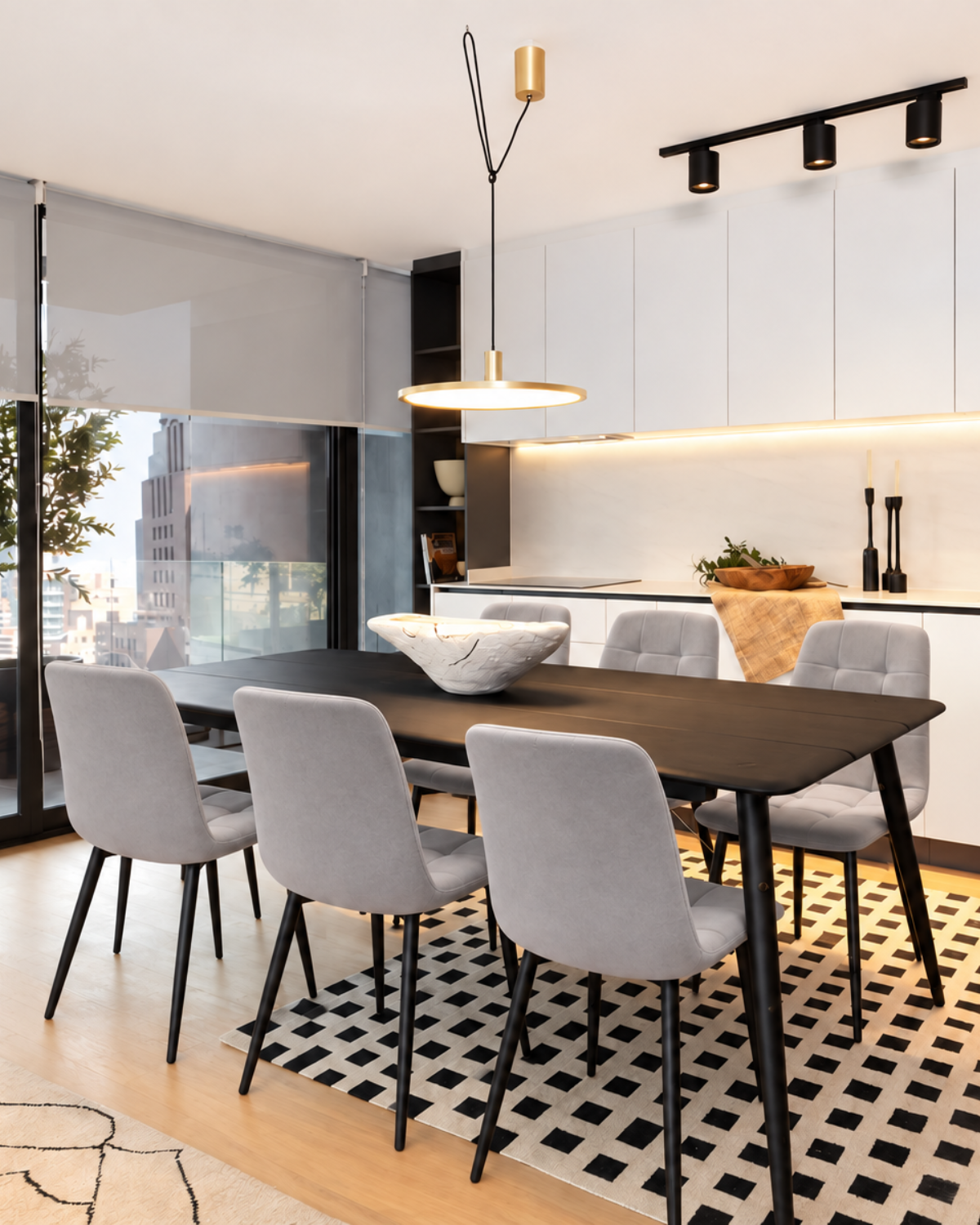 Silla Matthew Black