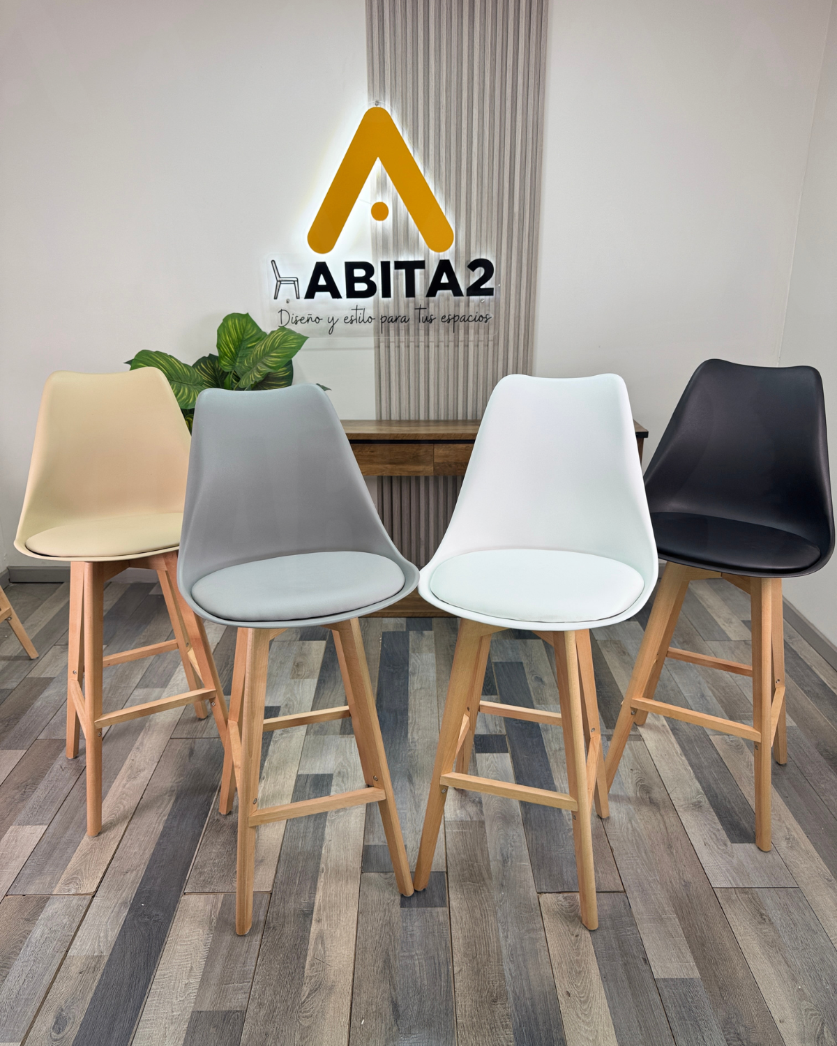 Taburete Tulip Wood 66 cm