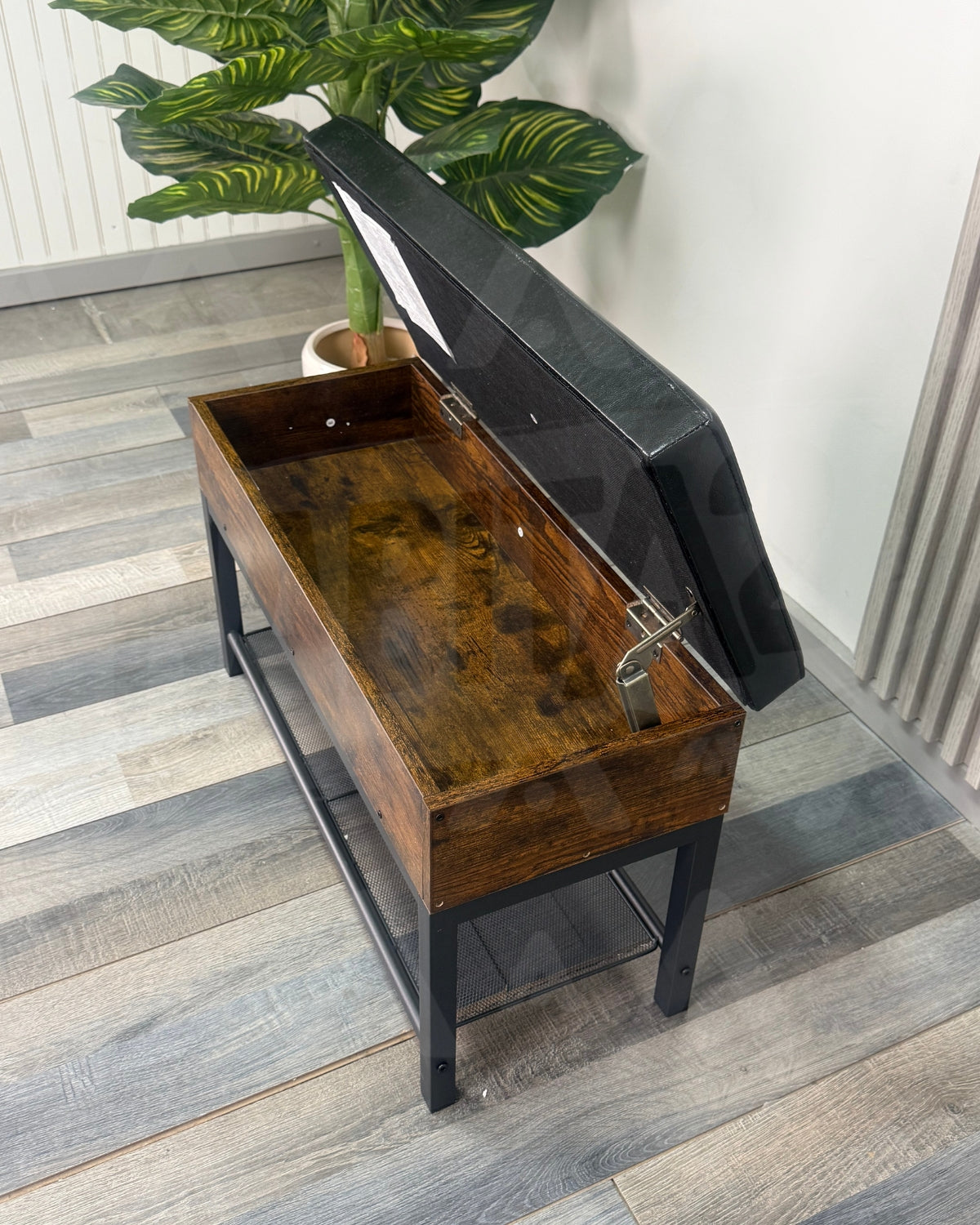 Banco Industrial con Baúl